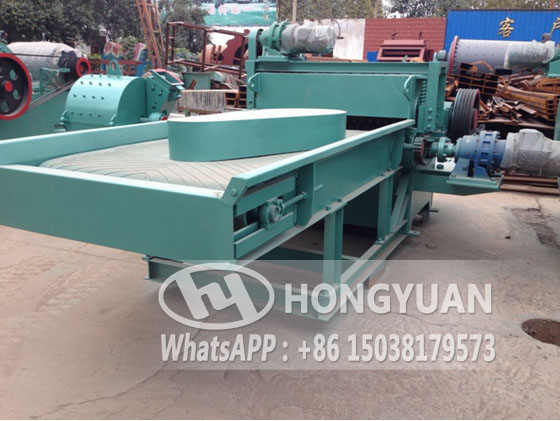 Wood sawdust making machine