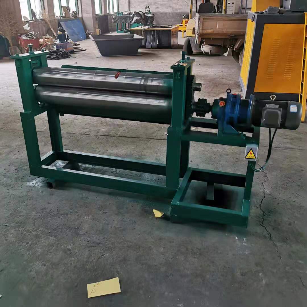 Waste paint bucket cutting machine