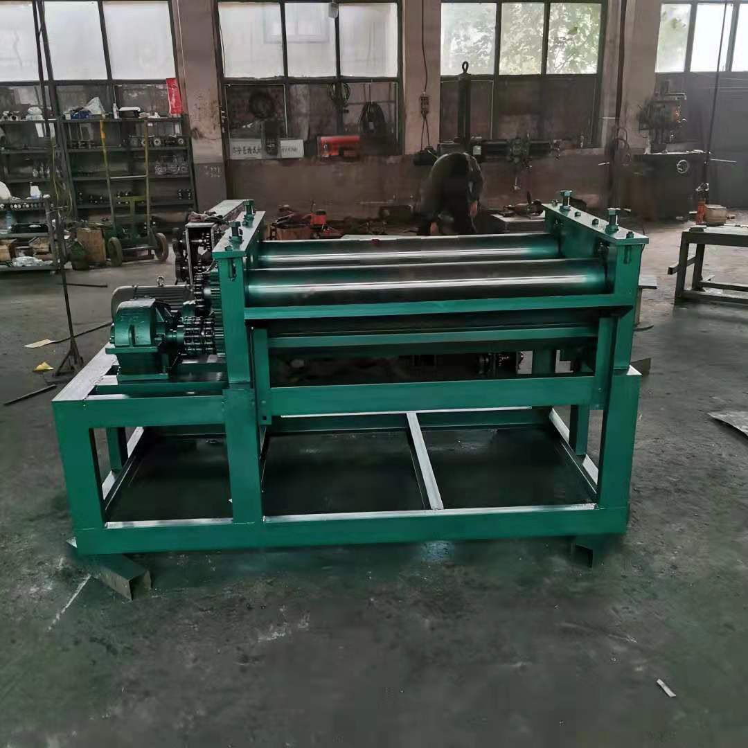 Waste paint bucket cutting machine