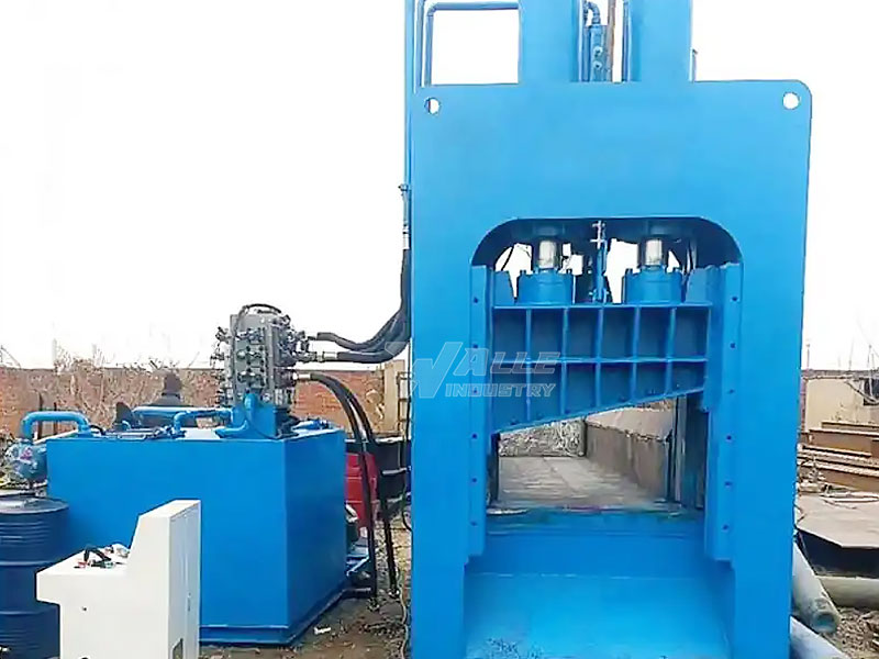 Large gantry shear