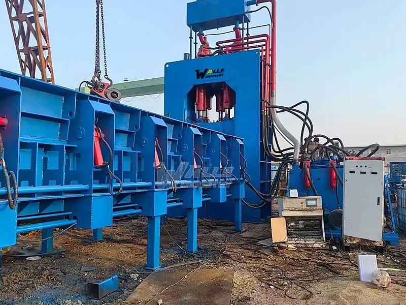 Scrap gantry shear
